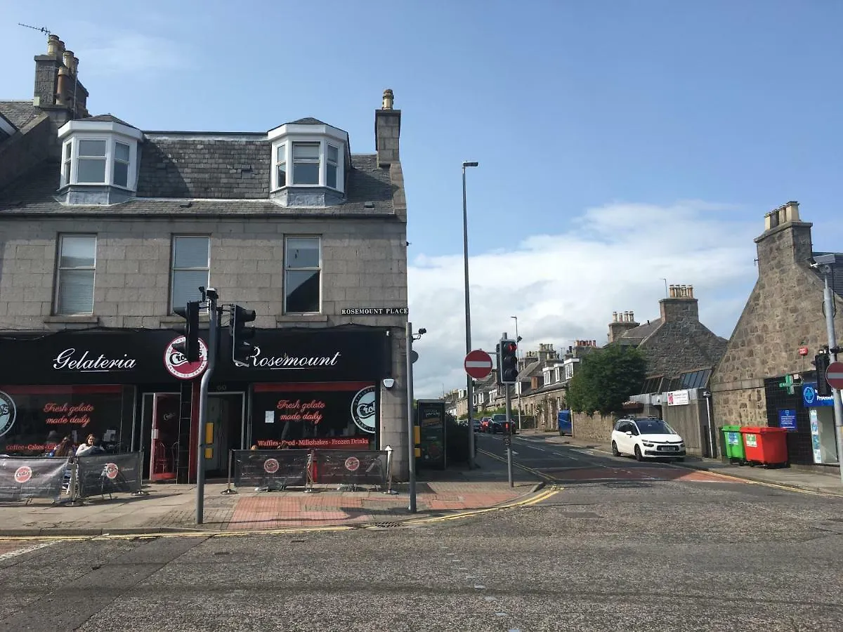 Pineapple Apartments Aberdeen